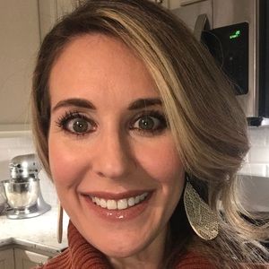 Meet your Posher, Carey